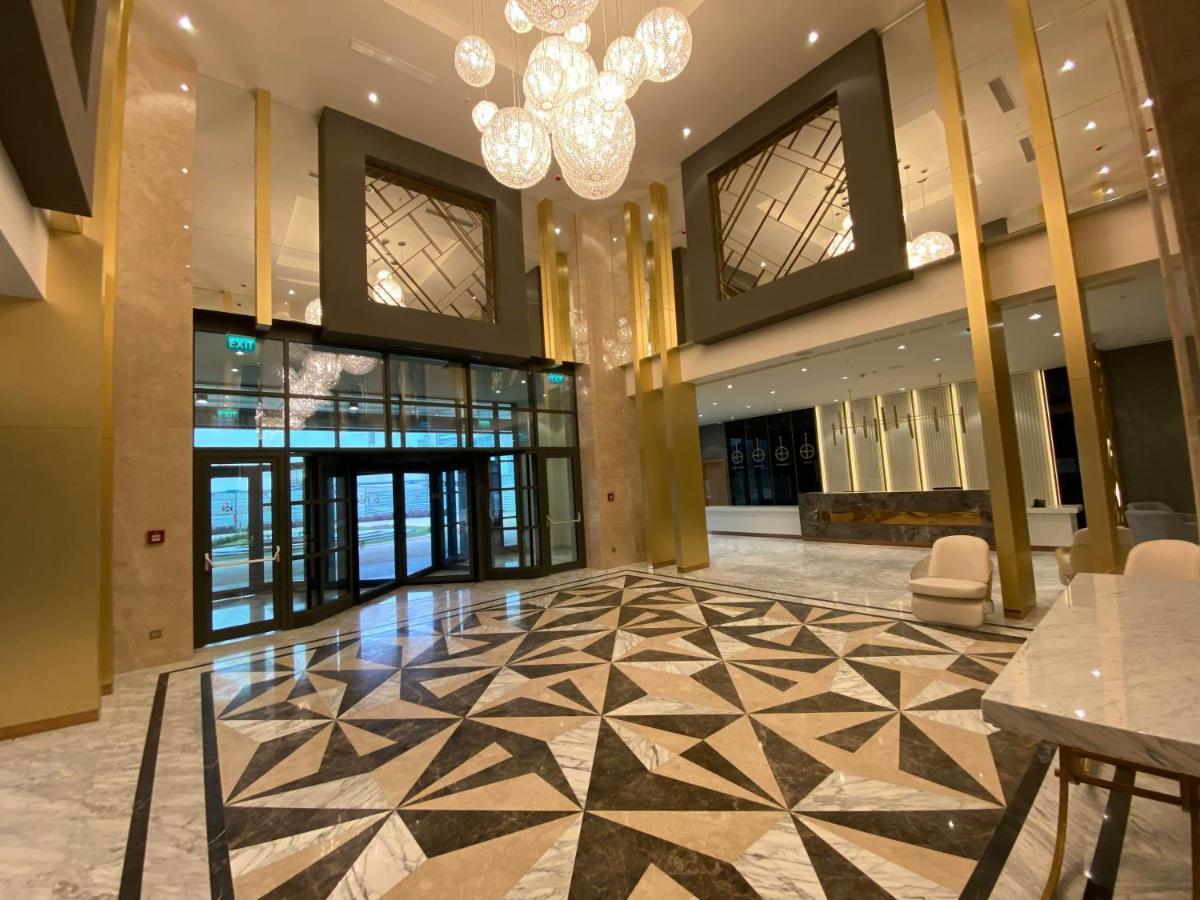 Limak Skopje Luxury Hotel ภายนอก รูปภาพ The lobby of the hotel