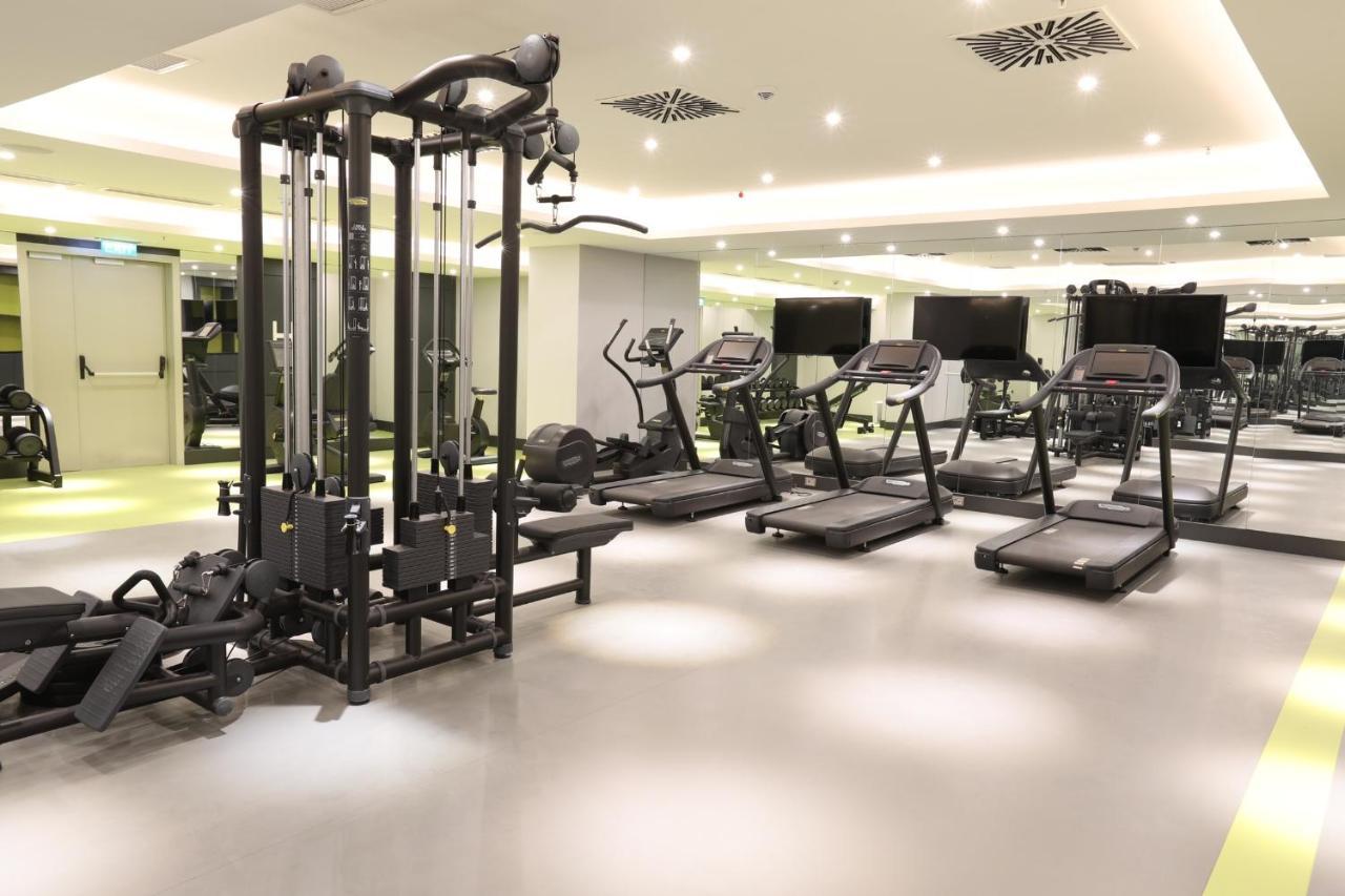 Limak Skopje Luxury Hotel ภายนอก รูปภาพ The gym at the hotel