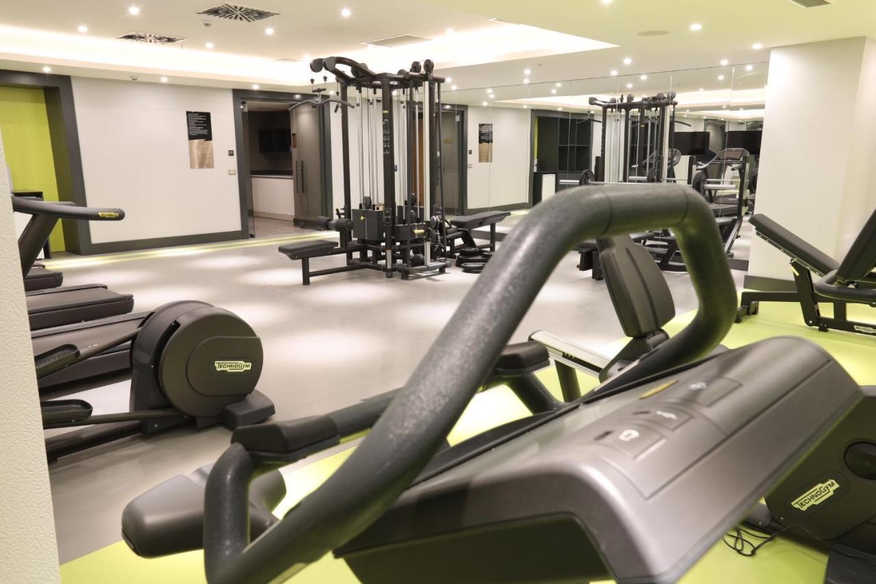 Limak Skopje Luxury Hotel ภายนอก รูปภาพ The gym at the hotel