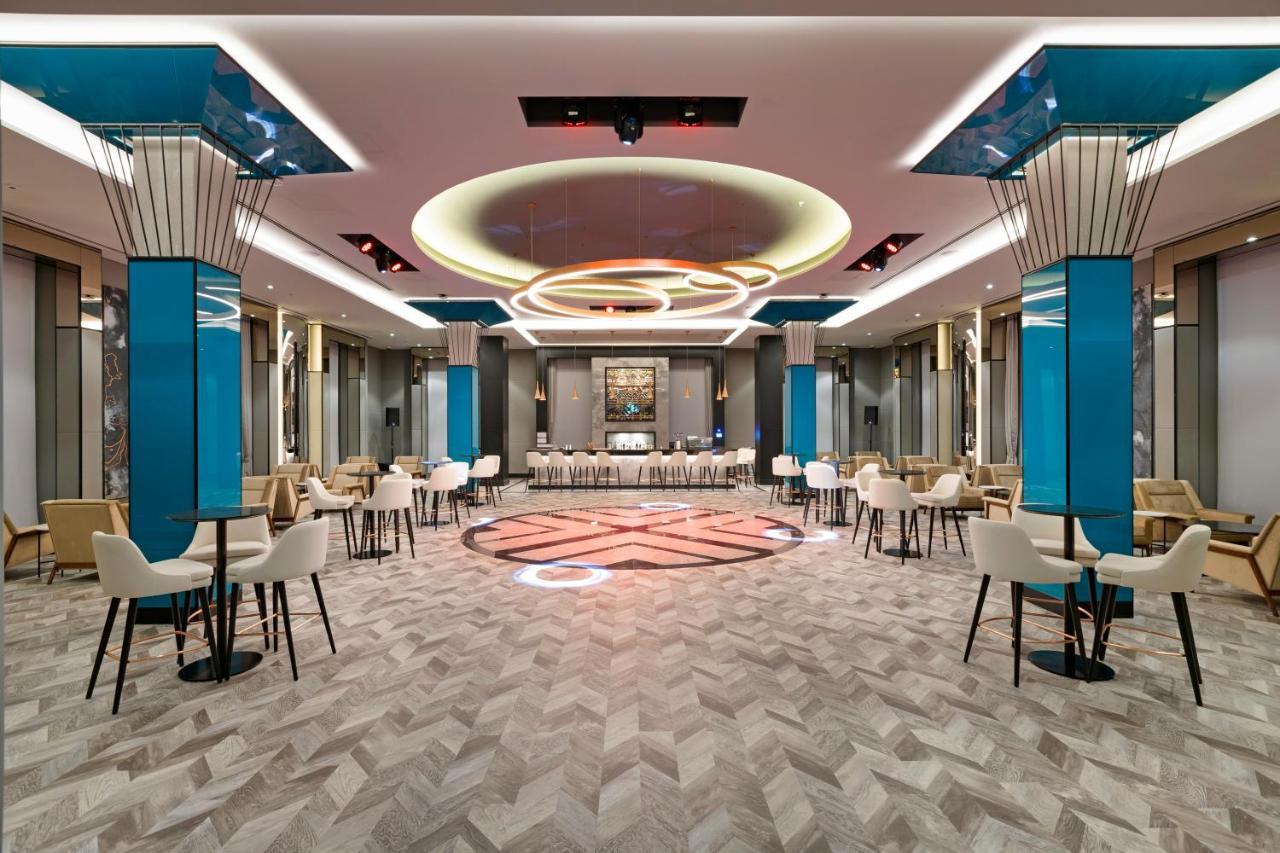 Limak Skopje Luxury Hotel ภายนอก รูปภาพ The interior of the lounge